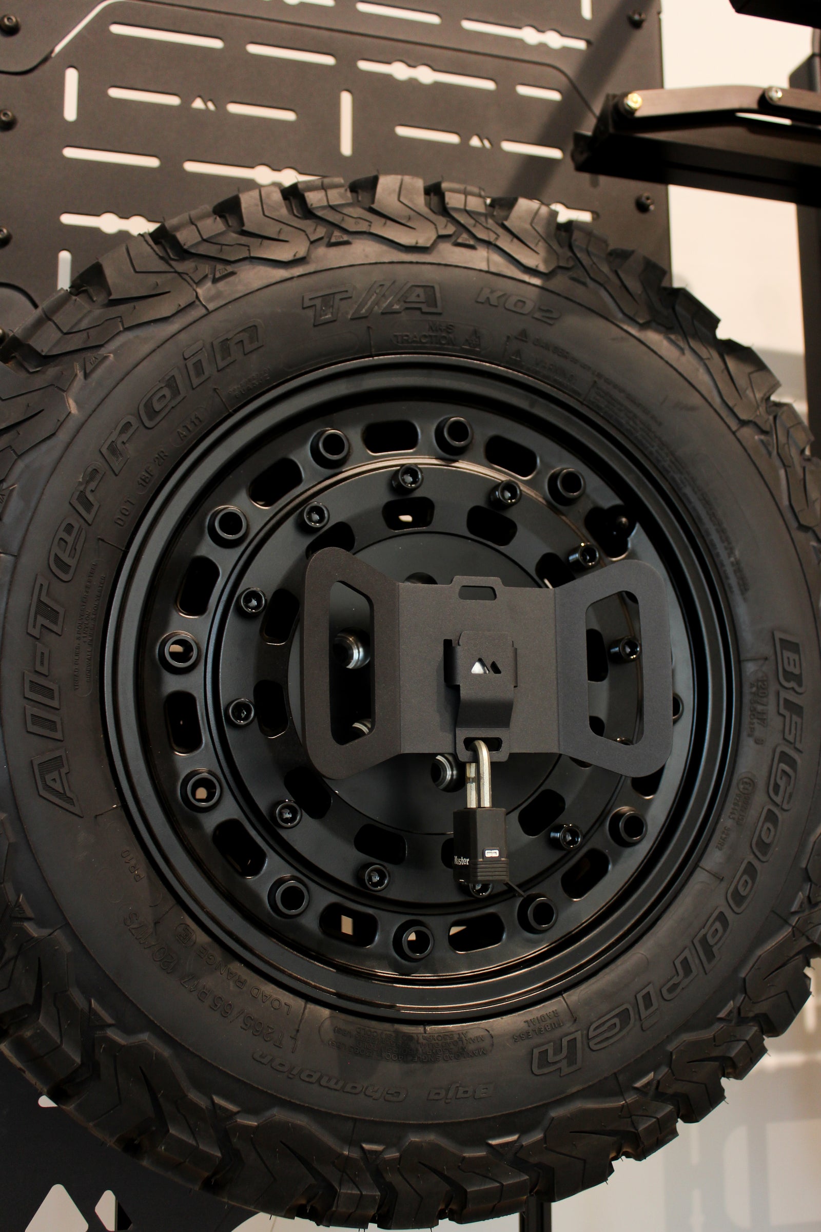 Spare wheel holder - VDICI